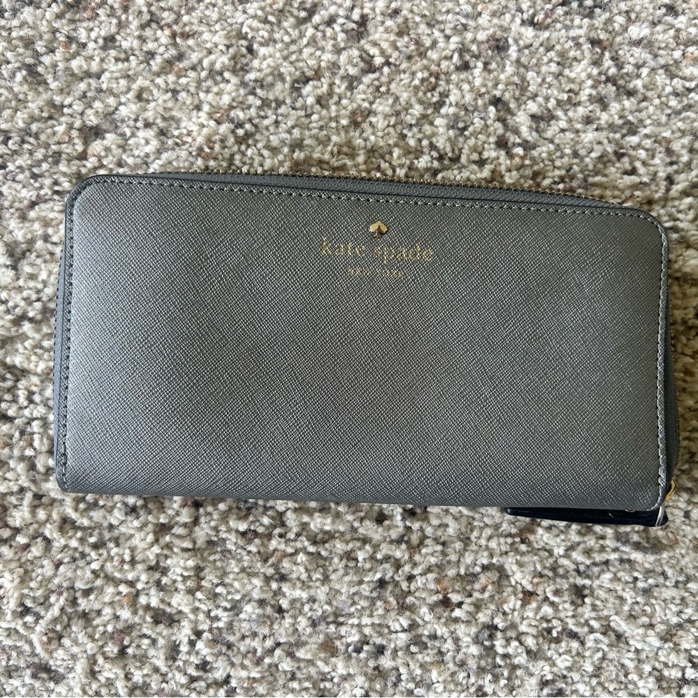 kate spade gray zip-around saffiano leather wallet with gold logo